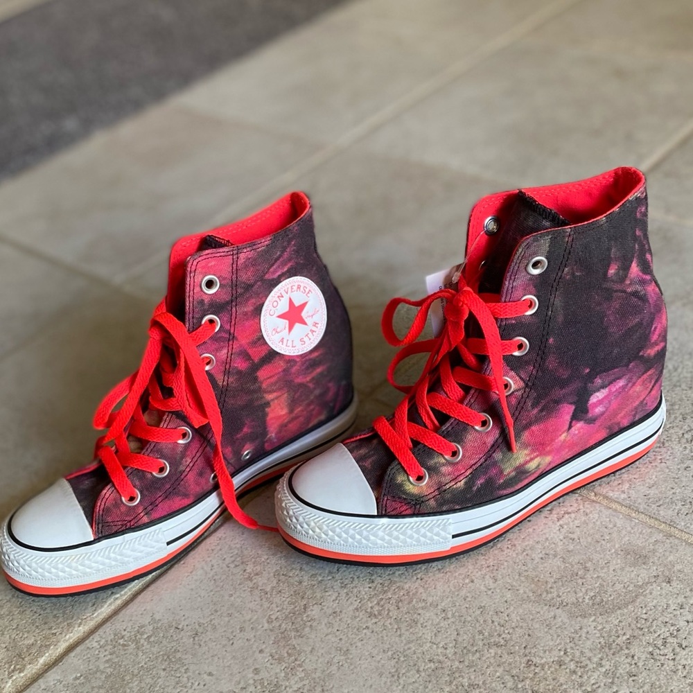 Converse Wedges size 7 😍 NWT
